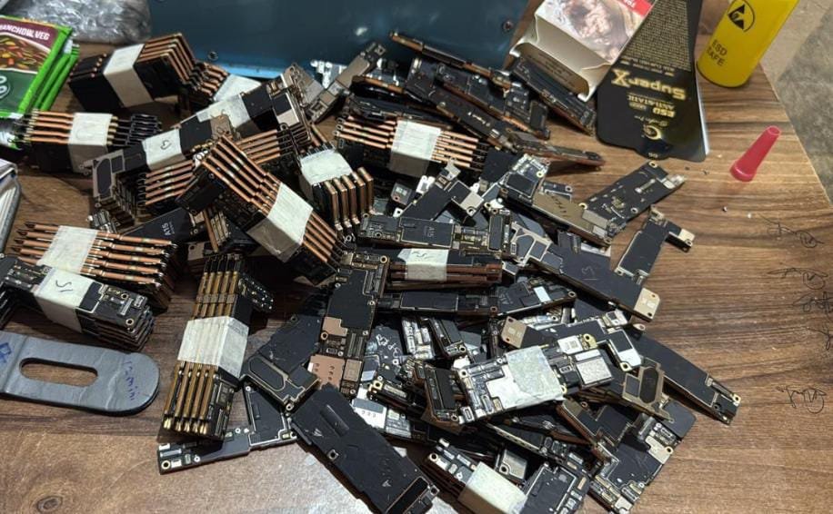 All Iphone motherboard available